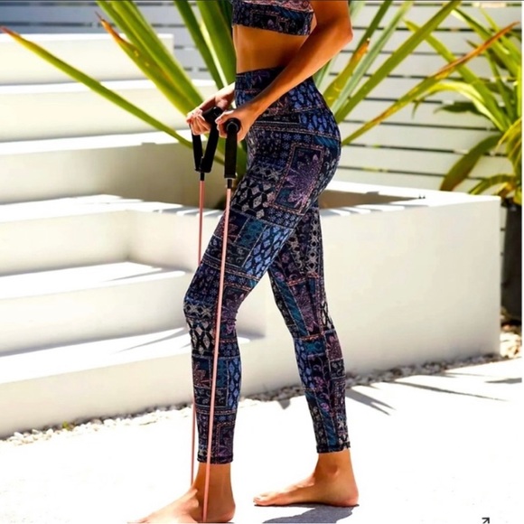 Anthropologie Daily Practice High Rise Abstract Patchwork Print Leggings S, NWOT - Picture 3 of 9